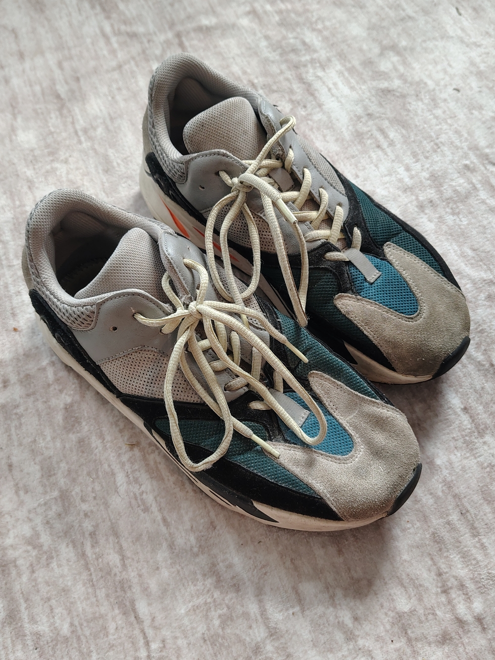 Adidas Yeezy Boost 700 Low Wave Runner Sneakers Size 11